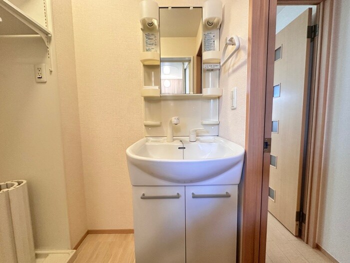 物件内観写真16　(洗面)