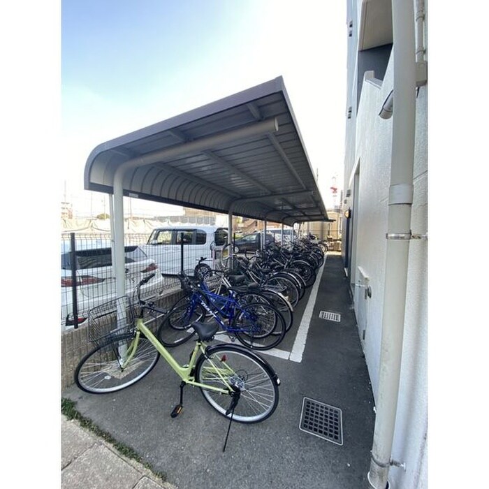 物件外観写真2　(駐輪場)