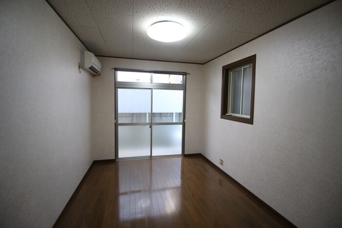 物件内観写真8　(居室)