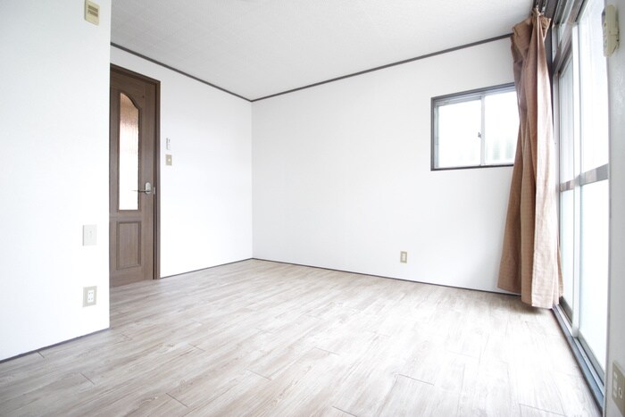 物件内観写真8　(居室)