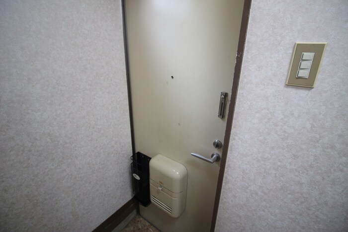 物件内観写真13　(玄関)