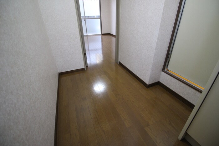 物件内観写真14　(廊下)