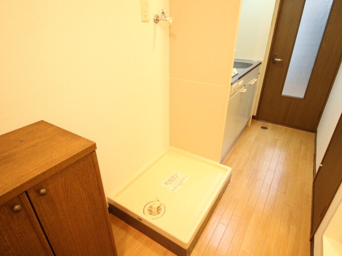 物件内観写真15　(洗濯機置場)