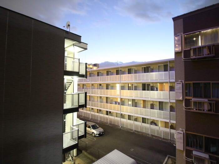 物件内観写真20　(室内からの展望)