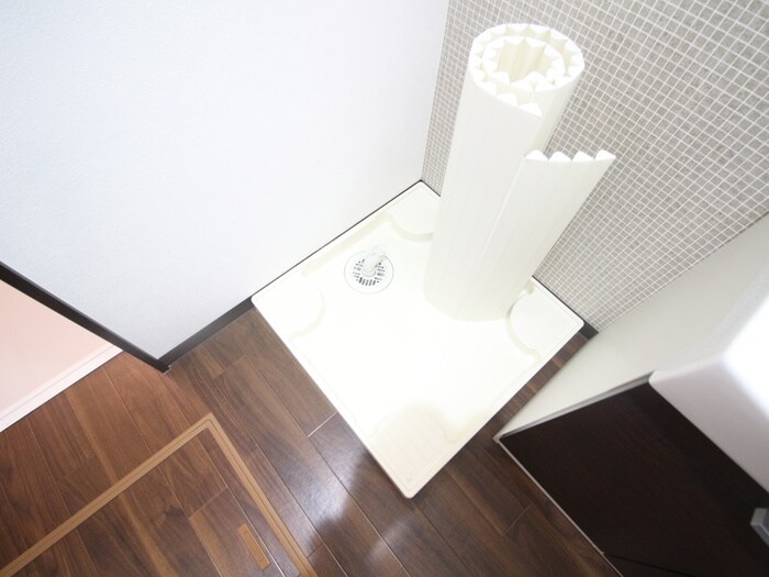 物件内観写真10　(洗濯機置場)