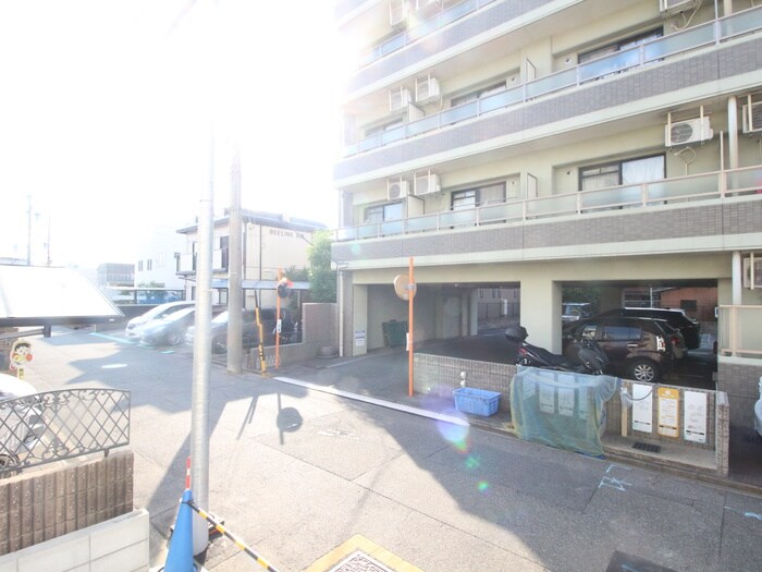 物件内観写真16　(室内からの展望)