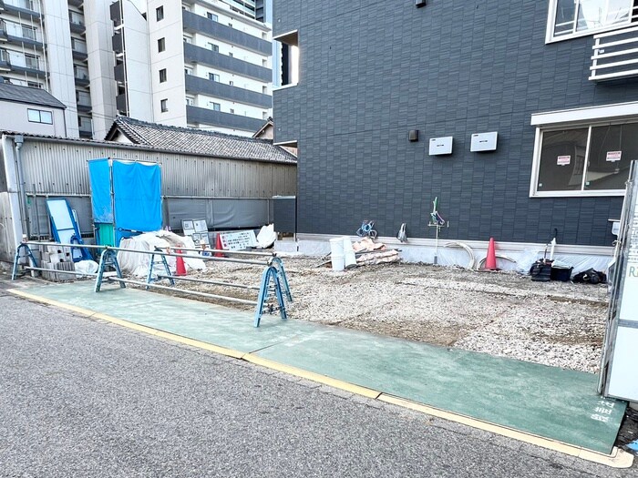 物件外観写真2　(建築中)