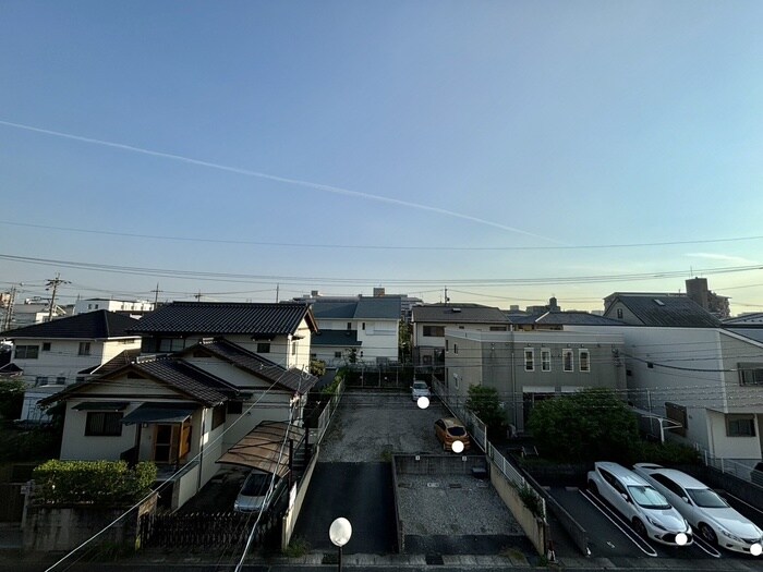 物件内観写真15　(室内からの展望)