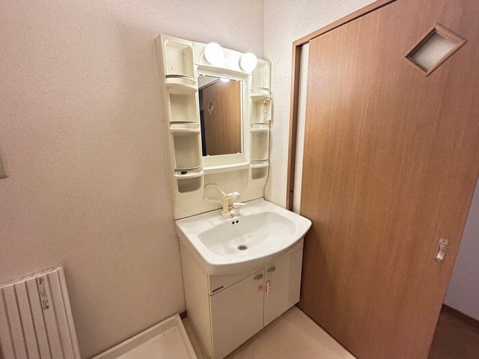 物件内観写真12　(洗面)