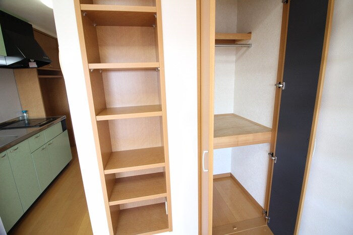 物件内観写真9　(収納)