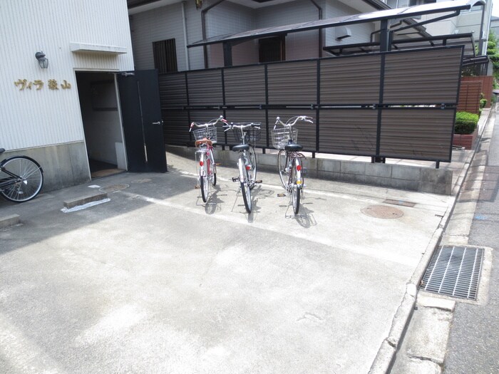 物件外観写真3　(駐輪場)