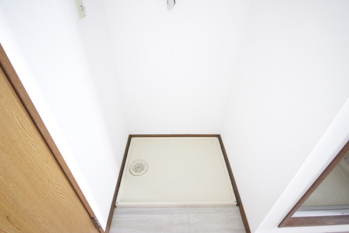 物件内観写真13　(洗濯機置場)