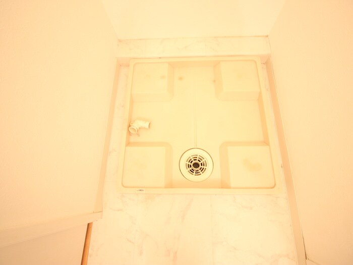 物件内観写真11　(洗濯機置場)