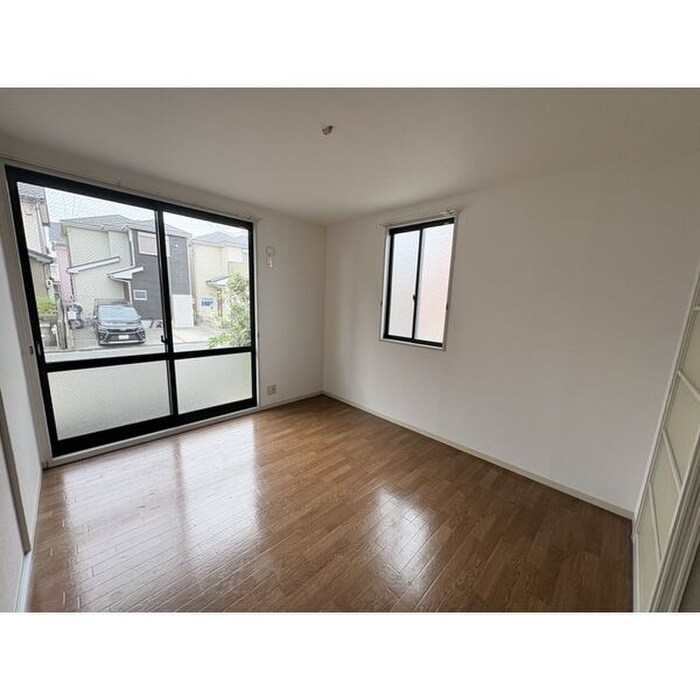 物件内観写真3　(居室)