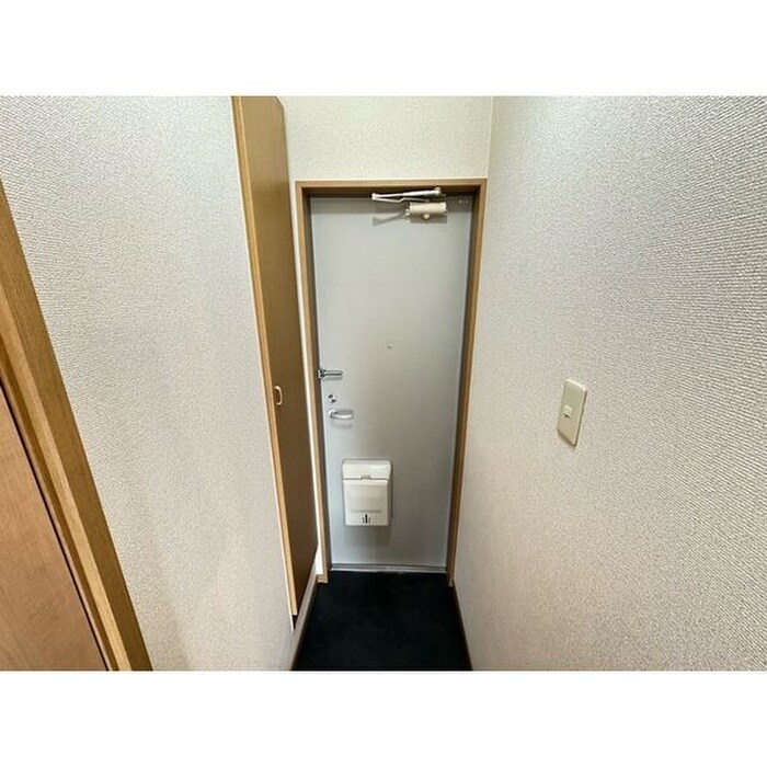 物件内観写真14　(玄関)