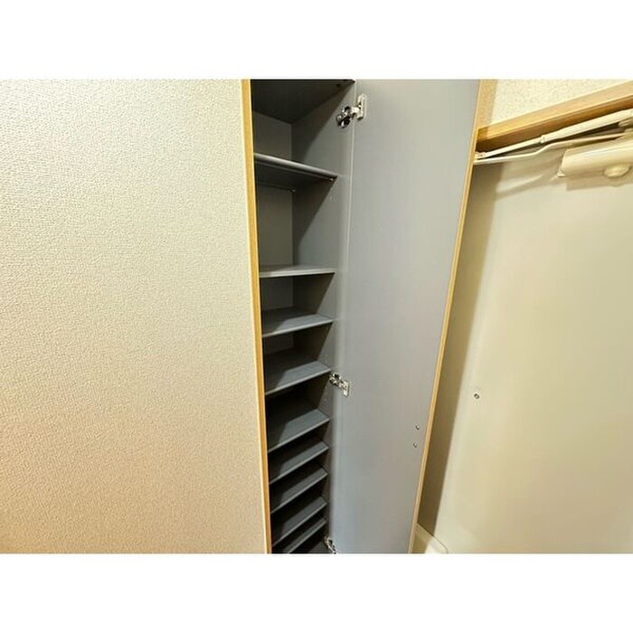 物件内観写真15　(靴箱)