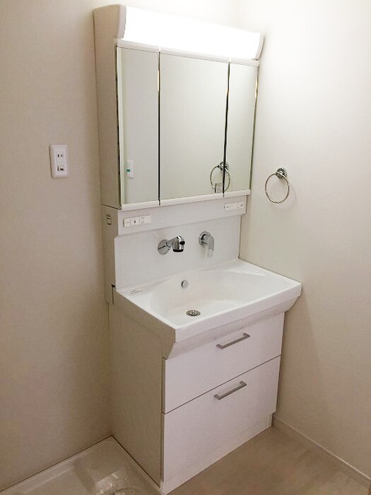 物件内観写真10　(洗面)