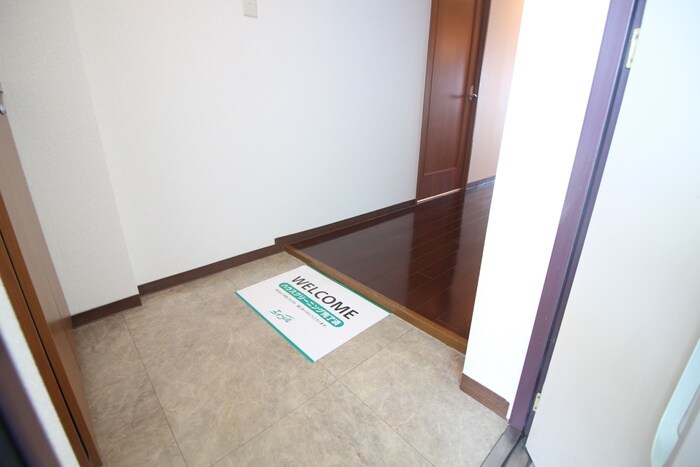 物件内観写真22　(玄関)