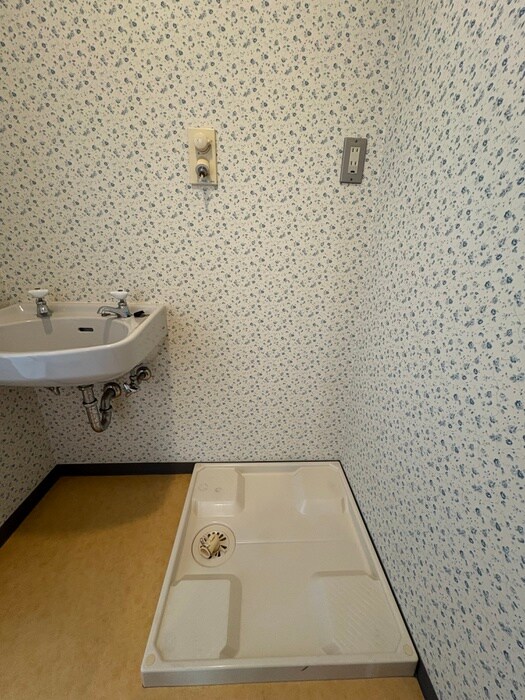 物件内観写真17　(洗濯機置場)