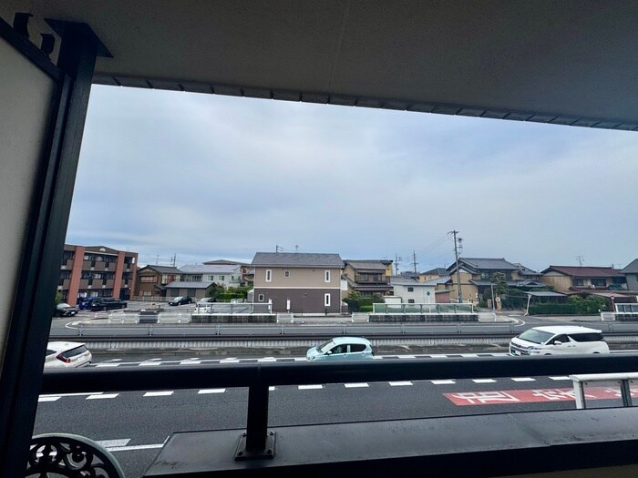 物件内観写真13　(室内からの展望)