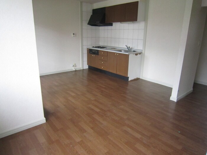 物件内観写真4　(居室)