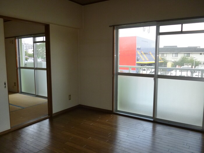 物件内観写真4　(居室)