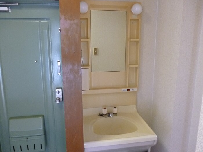 物件内観写真8　(洗面)