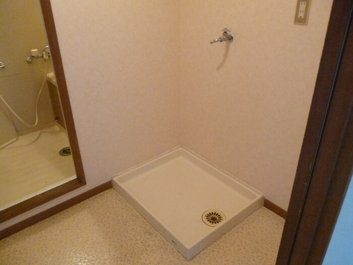 物件内観写真9　(洗濯機置場)