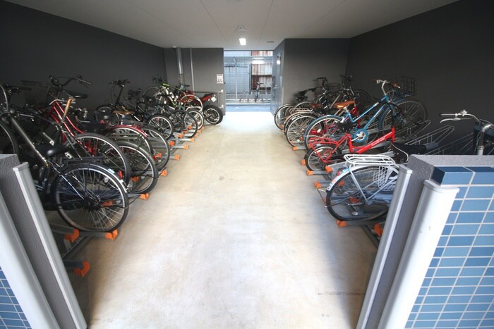 物件外観写真6　(駐輪場)