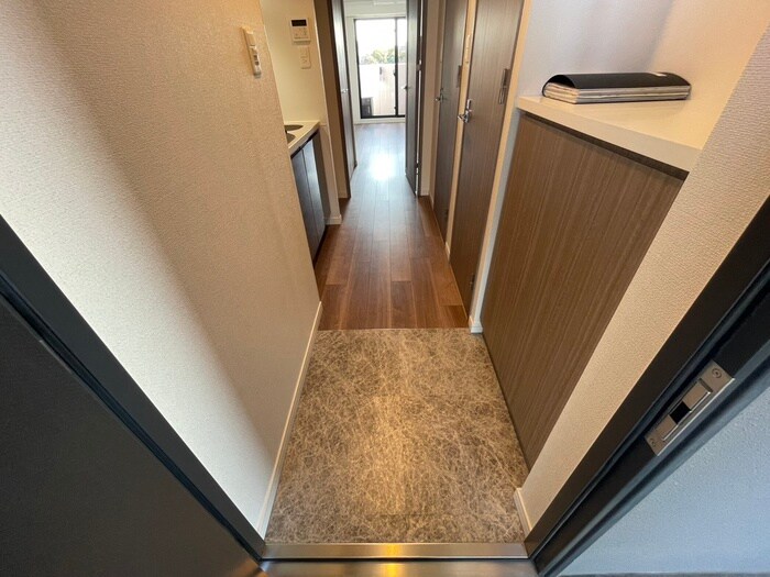 物件内観写真17　(玄関)