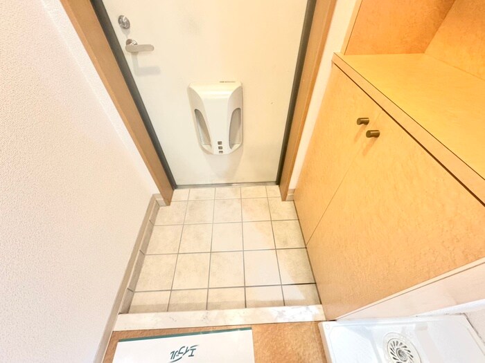 物件内観写真15　(玄関)