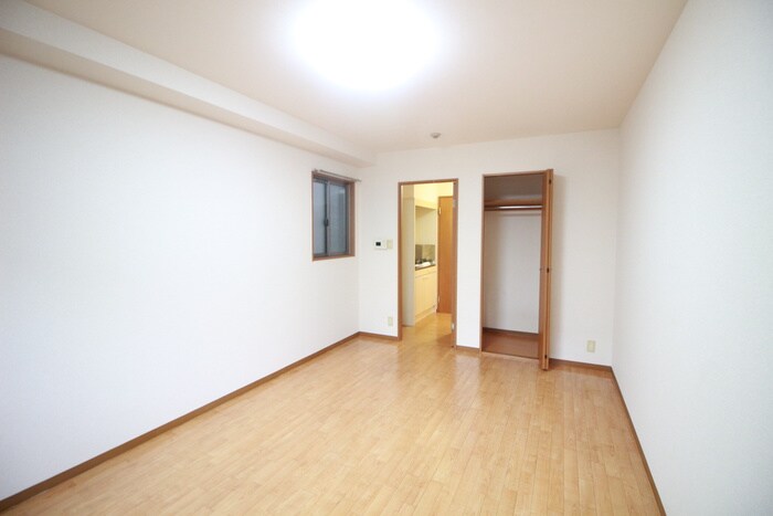 物件内観写真9　(居室)