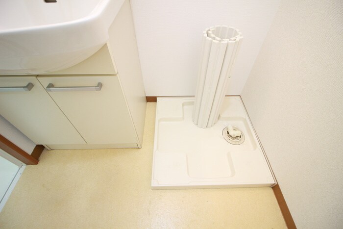 物件内観写真14　(洗濯機置場)