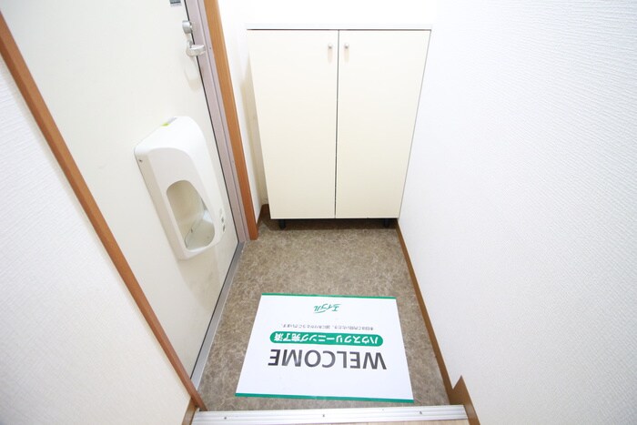 物件内観写真18　(玄関)
