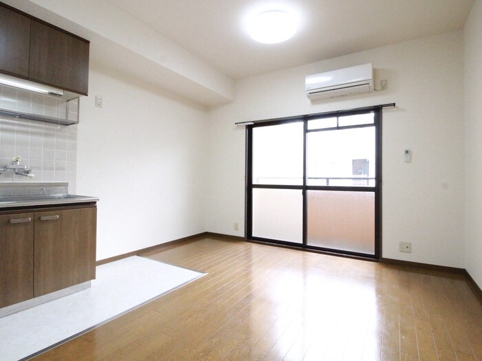 物件内観写真9　(居室)