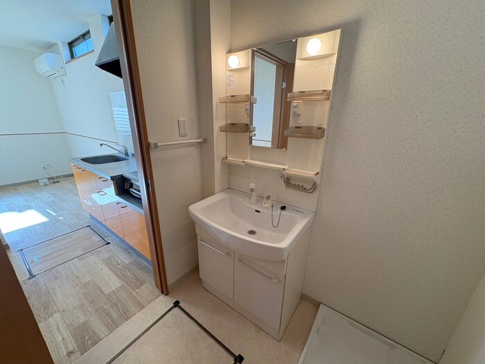 物件内観写真13　(洗面)