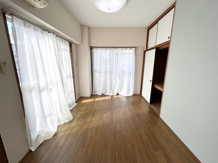 物件内観写真6　(居室)