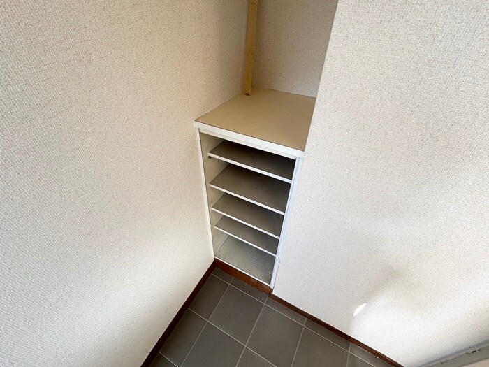物件内観写真10　(靴箱)