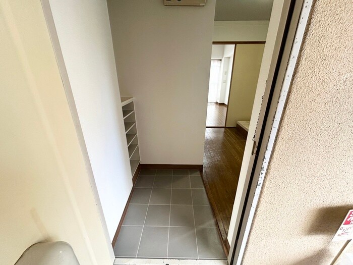 物件内観写真14　(玄関)
