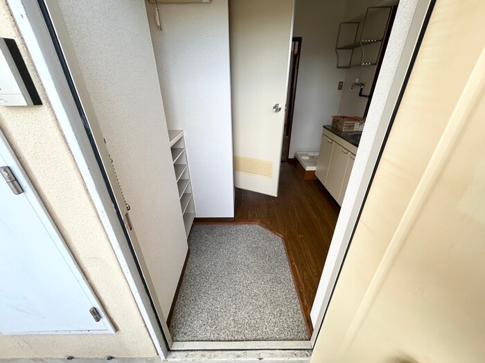物件内観写真17　(玄関)