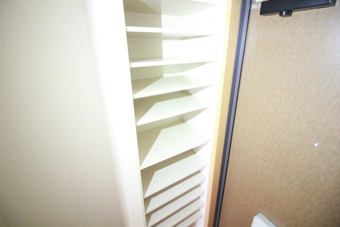 物件内観写真8　(靴箱)