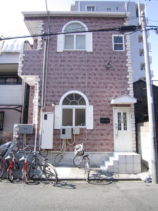 物件外観写真2　(エントランス部分)