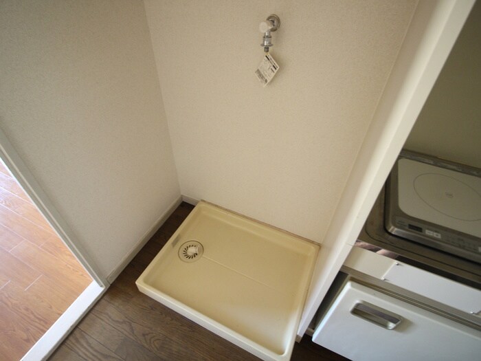 物件内観写真13　(洗濯機置場)