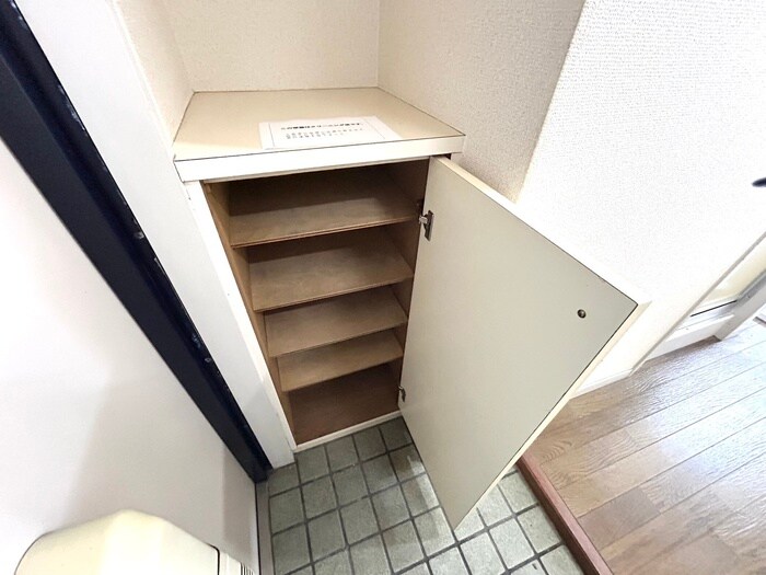 物件内観写真13　(靴箱)
