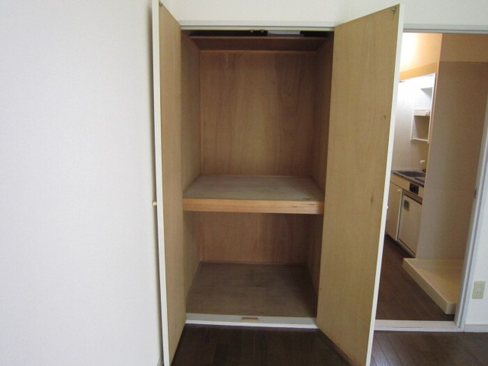 物件内観写真15　(収納)