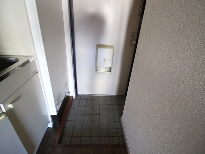物件内観写真18　(玄関)