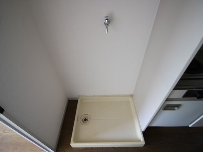 物件内観写真18　(洗濯機置場)