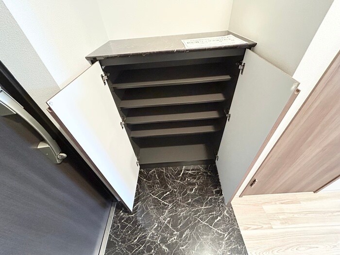 物件内観写真17　(靴箱)