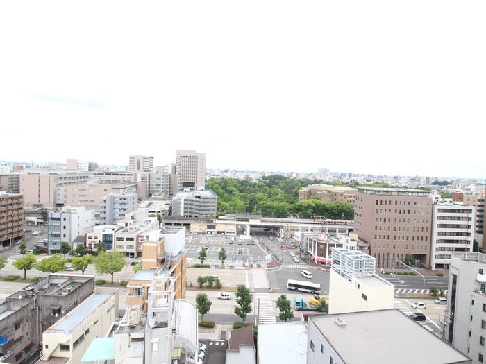 物件内観写真18　(室内からの展望)