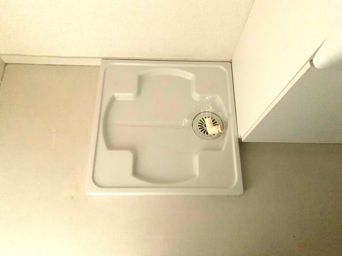 物件内観写真16　(洗濯機置場)